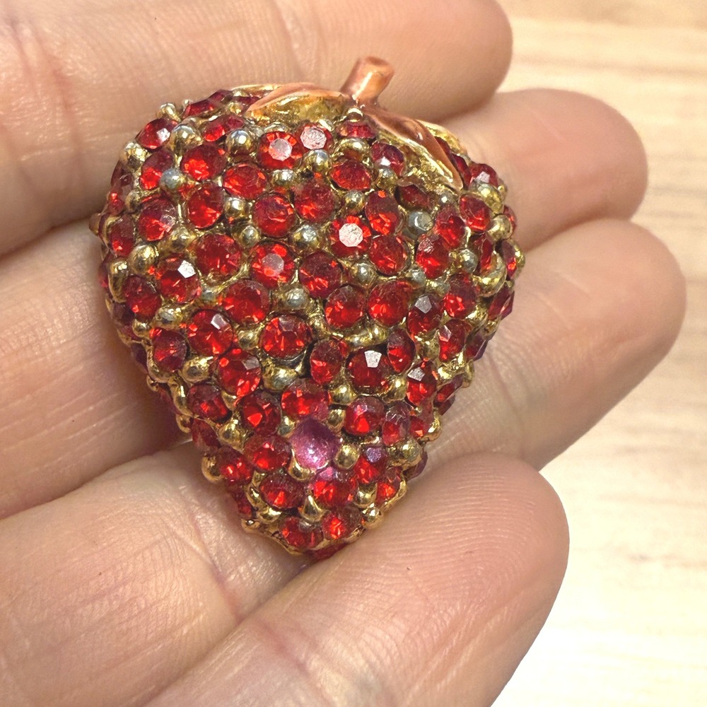 Vintage Red Rhinestone Strawberry Brooch Gold Tone Fruit Figural Pin